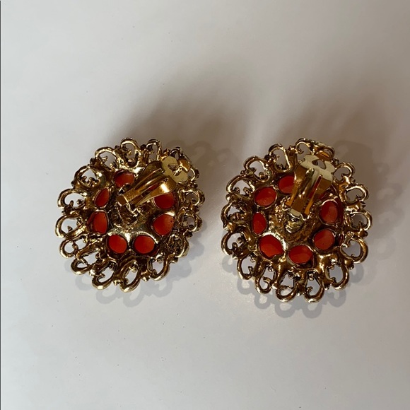 Vintage Clip On Faux Cameo Earrings - Picture 5 of 5